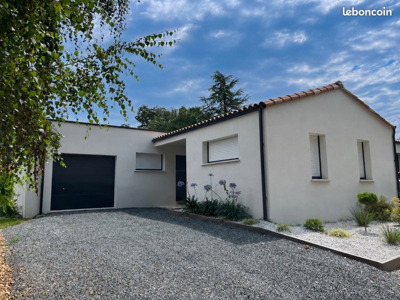 Maison 4 pièces 82 m² · à Les Achards · 82 m² · 990 €/mois