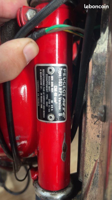 Peugeot 103 chrono rouge à restaurer jamais immatriculé (image 3)