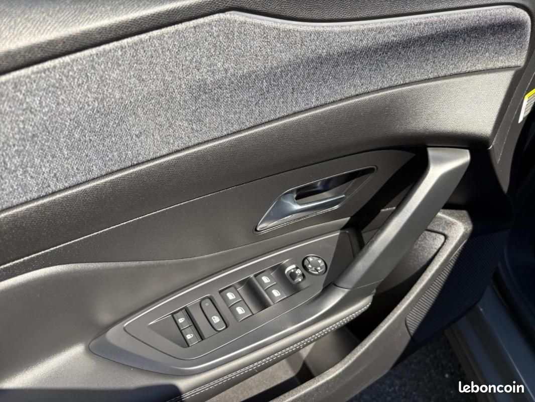 Peugeot 408 PureTech 130 ch S&S EAT8 Allure Pack (image 11)