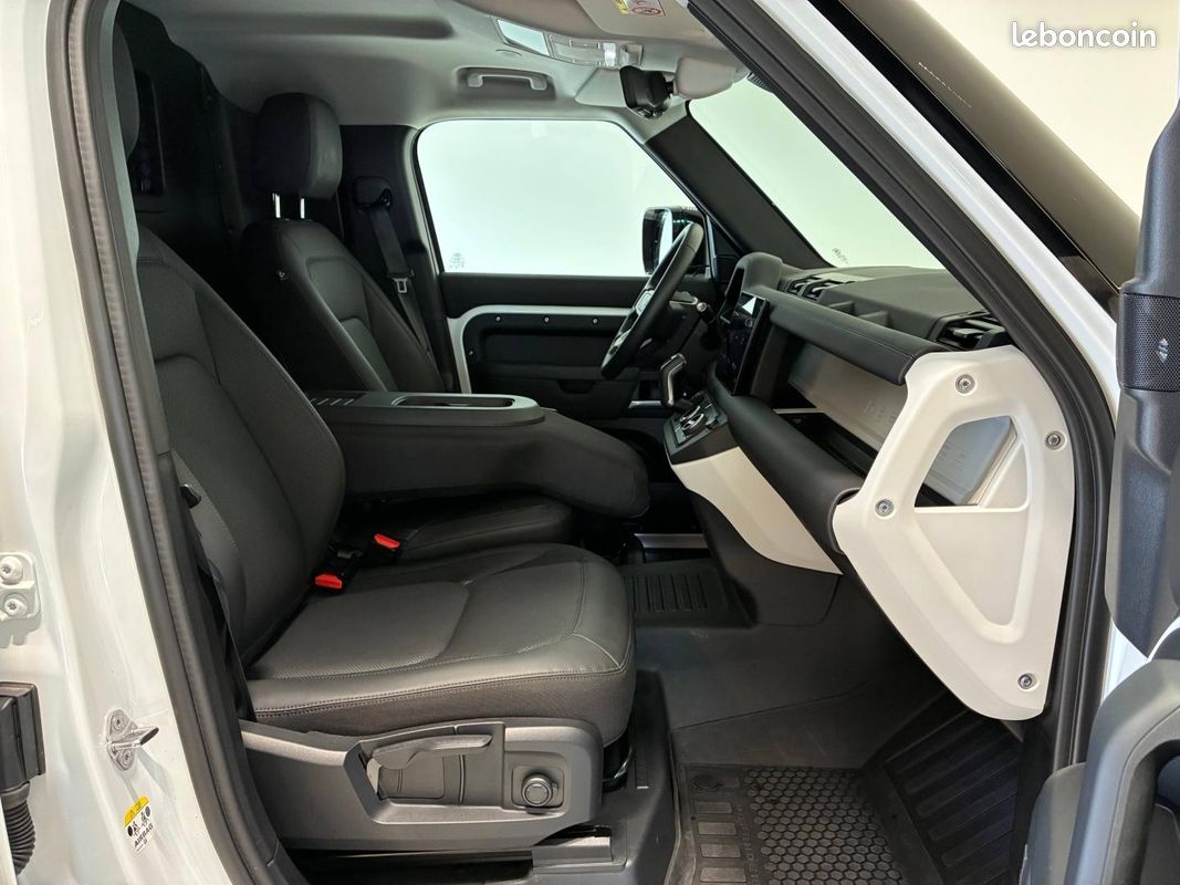 Land-rover Defender 110 3.0 D250 Hard Top S (image 3)