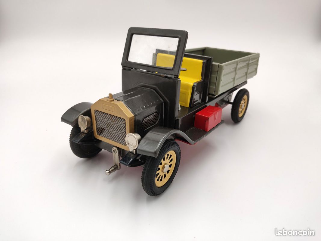 JOUET ANCIEN MINIATURE CAMION OI Mc DONALD'S FARM TRUCK MADE IN JAPAN