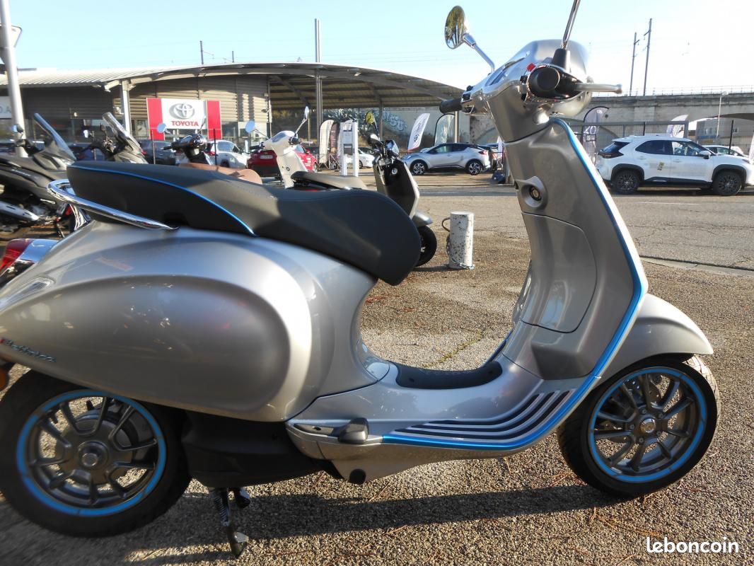 Vespa ELETTRICA 70 KM/H permis 125 Motos