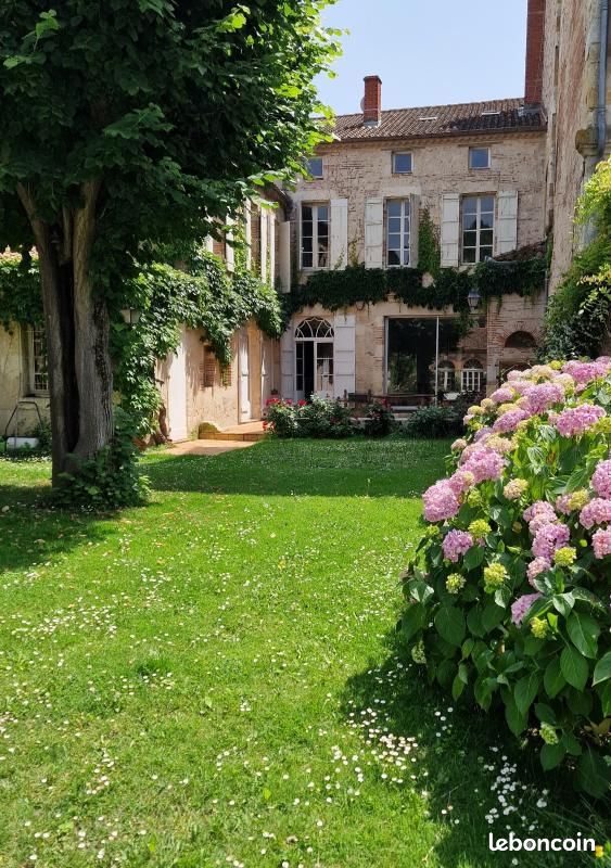 Maison 5 pièces 377 m²