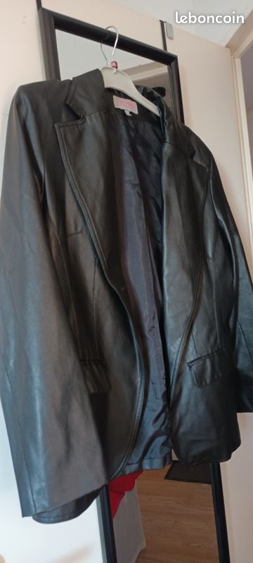 Veste Noire acrylique (image 2)