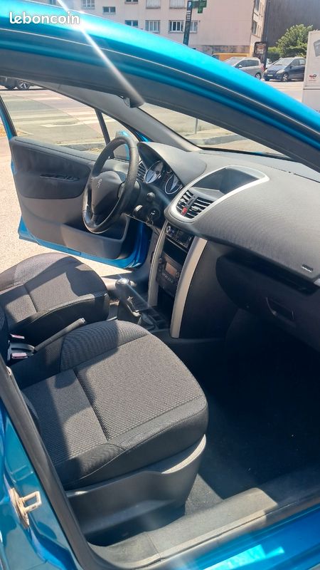 Peugeot 207 1.6 HDi 92ch Active de 2011 CT OK (image 4)