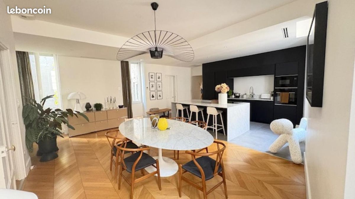 Appartement 6 pièces 181 m² · à Nîmes · 181 m² · 599 000 €