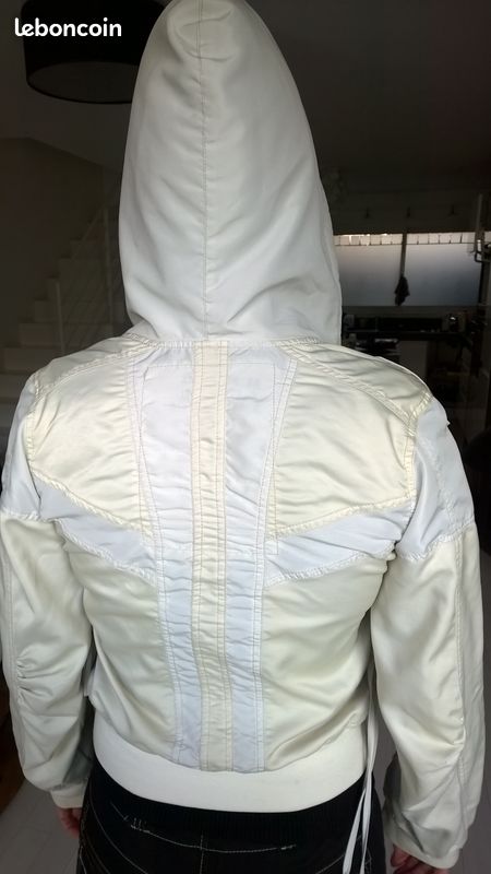 Blouson mode en tissu avec capuche (image 3)