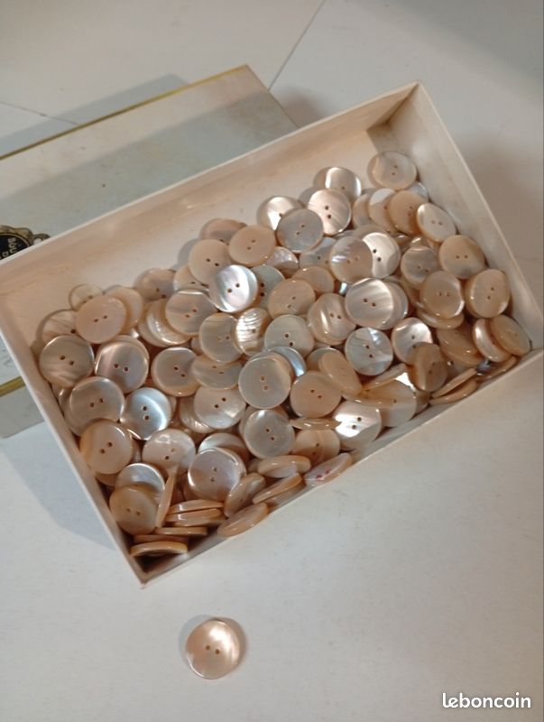 Boite lot Bouton nacre beige 2cm (image 4)