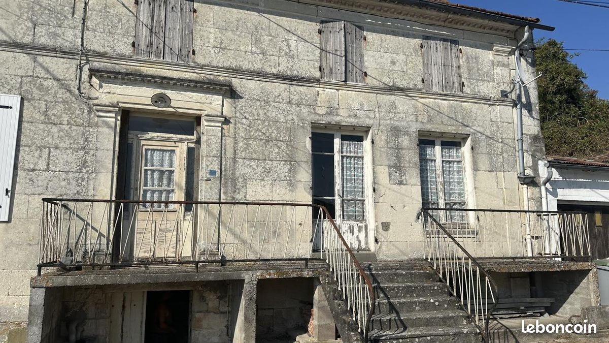 Maison 4 pièces 93 m² · à Chaniers · 93 m² · 79 500 €