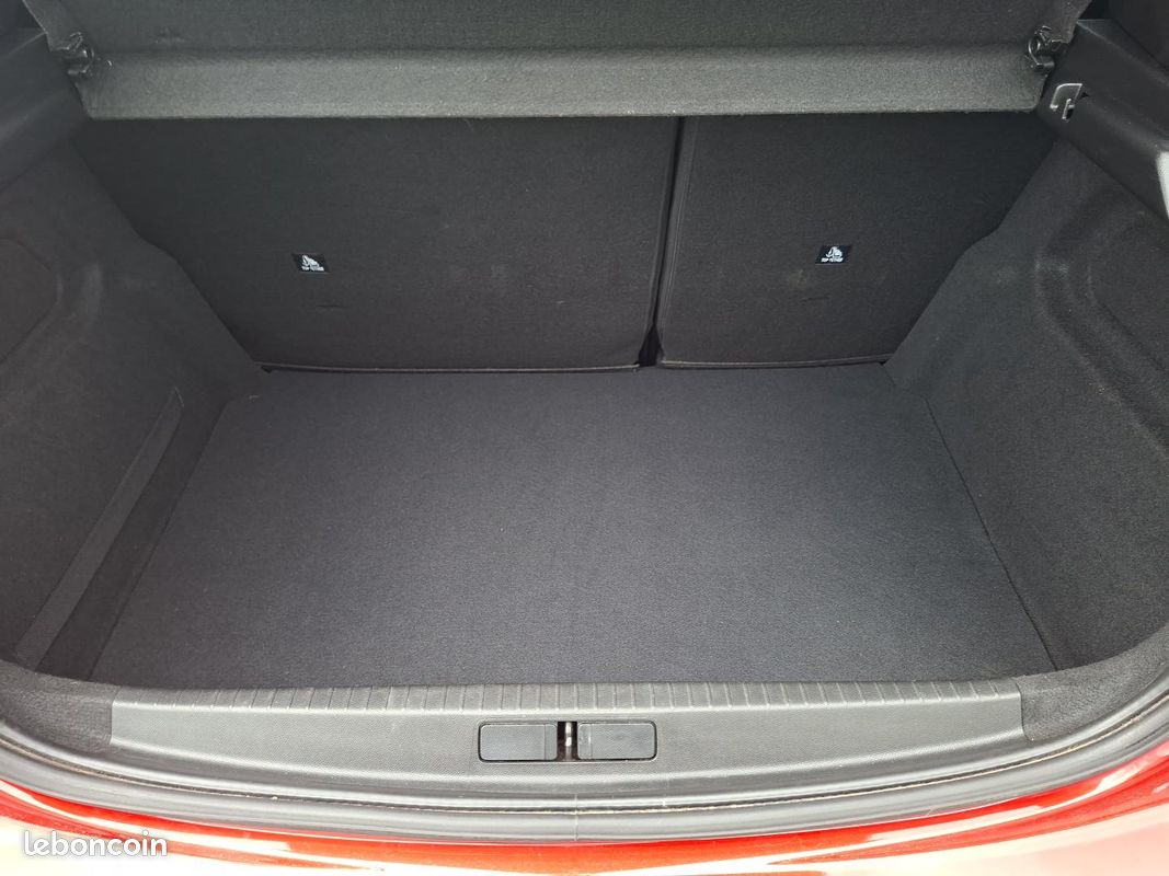 PEUGEOT 208 PureTech 130 S&S EAT8 GT (image 31)