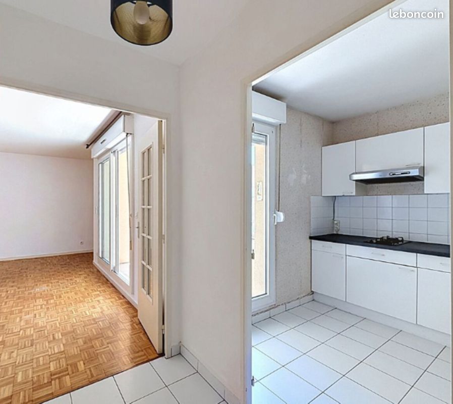 Appartement 2 pièces 56 m² · à Saint-Genis-Laval · 56 m² · 245 000 €