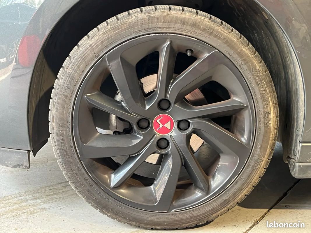DS DS 3 1.2 110ch PERFORMANCE LINE - 2017 - Phares LED - Jantes alliage (image 25)