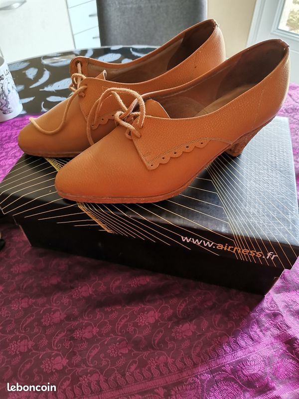 Chaussures femme cuir à talons et lacets/ Pointure 37 Ref 8F (image 1)