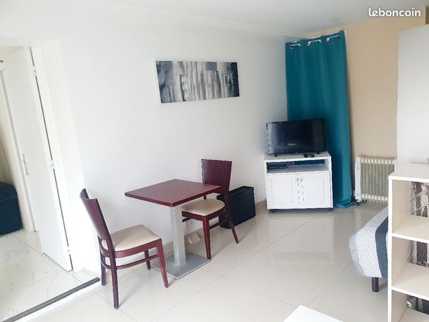Logement,studio équipé et meublé disponible
