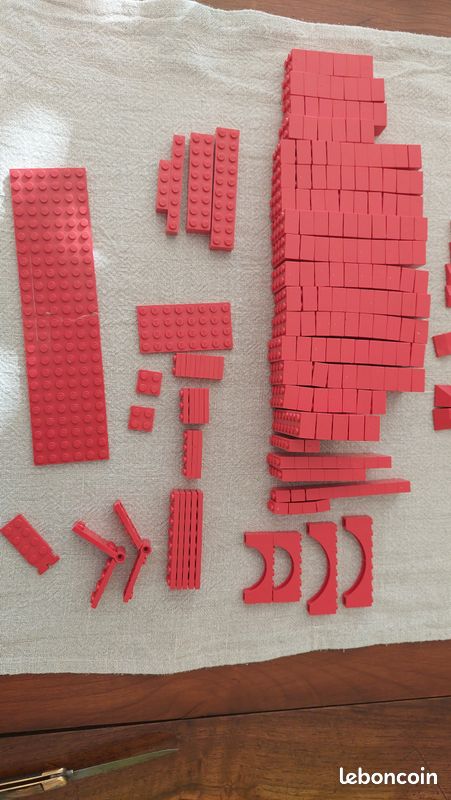 Lego en vrac couleur rouge (image 1)
