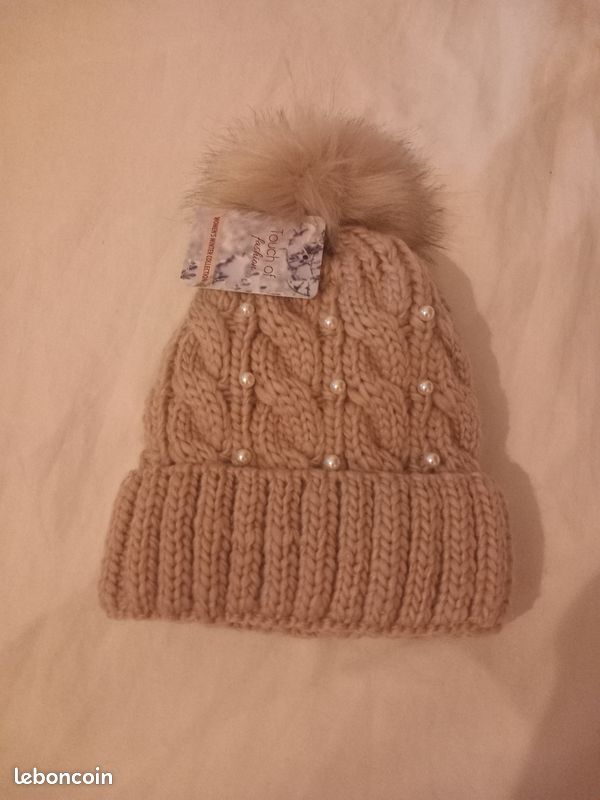 Bonnet Lady (image 1)