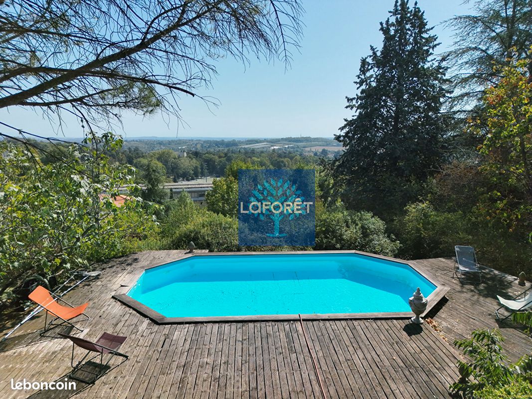 Maison 5 pièces 125 m² · à Saint-Genis-Laval · 125 m² · 610 000 €