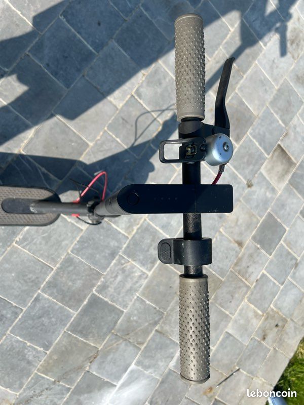 Trottinette électrique Moma E 500 – Pour Pièces Détachées, Batterie HS (Espagne)