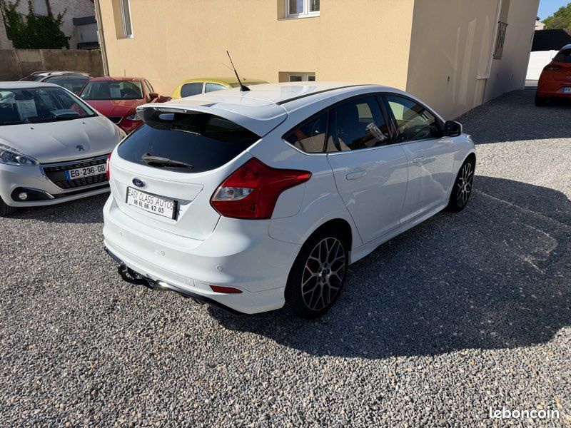 Ford FOCUS 2.0 TDCI 140ch BOÎTE AUTO GPS/RADAR AR/ATTELAGE/CLIM AUTO (image 2)
