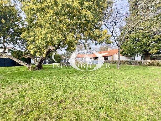Maison 7 pièces 235 m²
