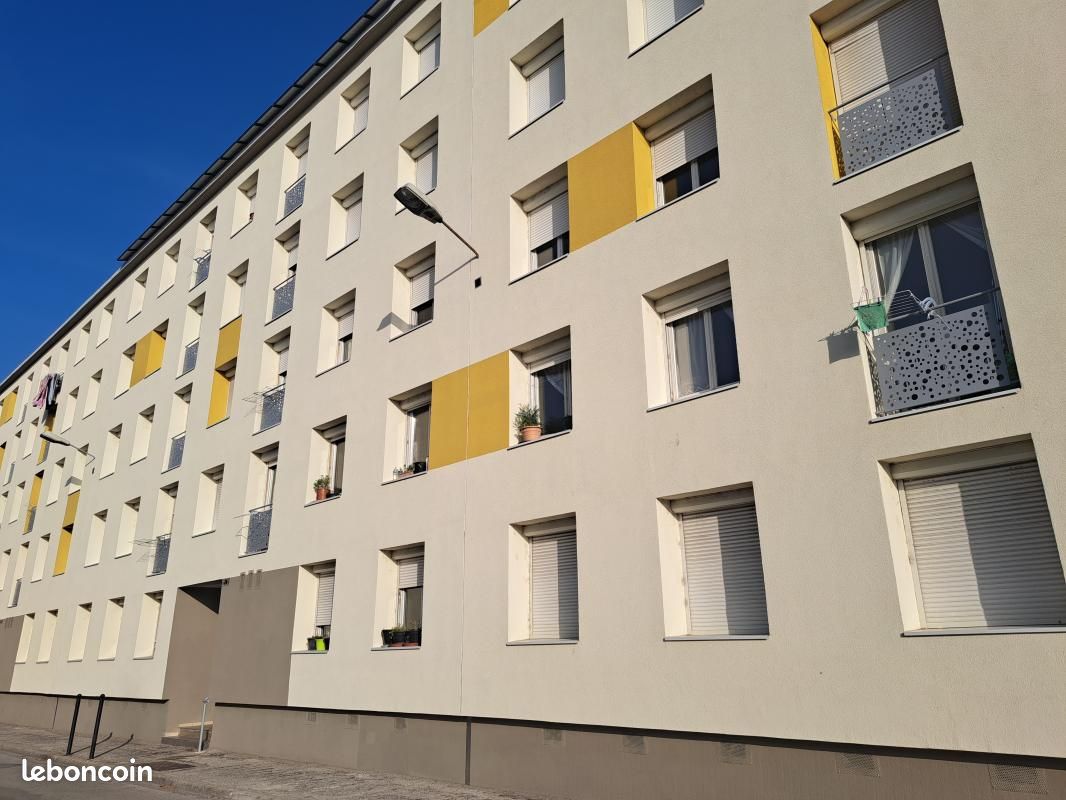 Appartement 4 pièces 67 m² · à Orange · 67 m² · 736 €