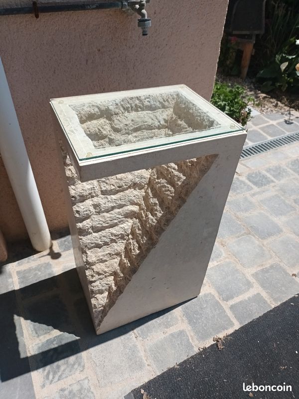 Console (image 1)
