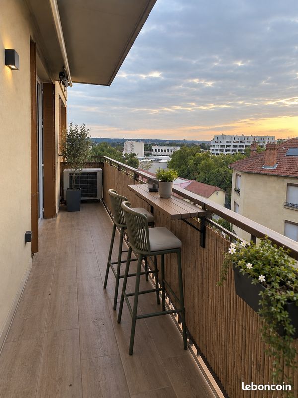 Parking 3 pièces 74 m² · à Villeurbanne · 74 m² · 249 000 €