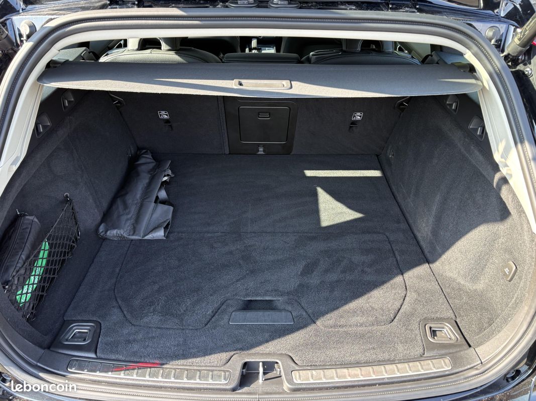 VOLVO V60 Micro hybride essence B4 197 ch DCT7 Ultra Style Dark (image 14)