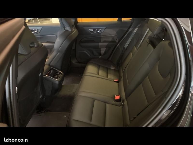 Volvo V60 B4 197ch Ultra Style Dark DCT 7 (image 6)