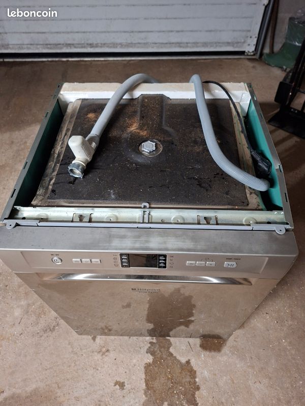 Moteur Pompe à Recirculation Pour Lave-vaisselle Hotpoint LTF8B019UK - Occasion