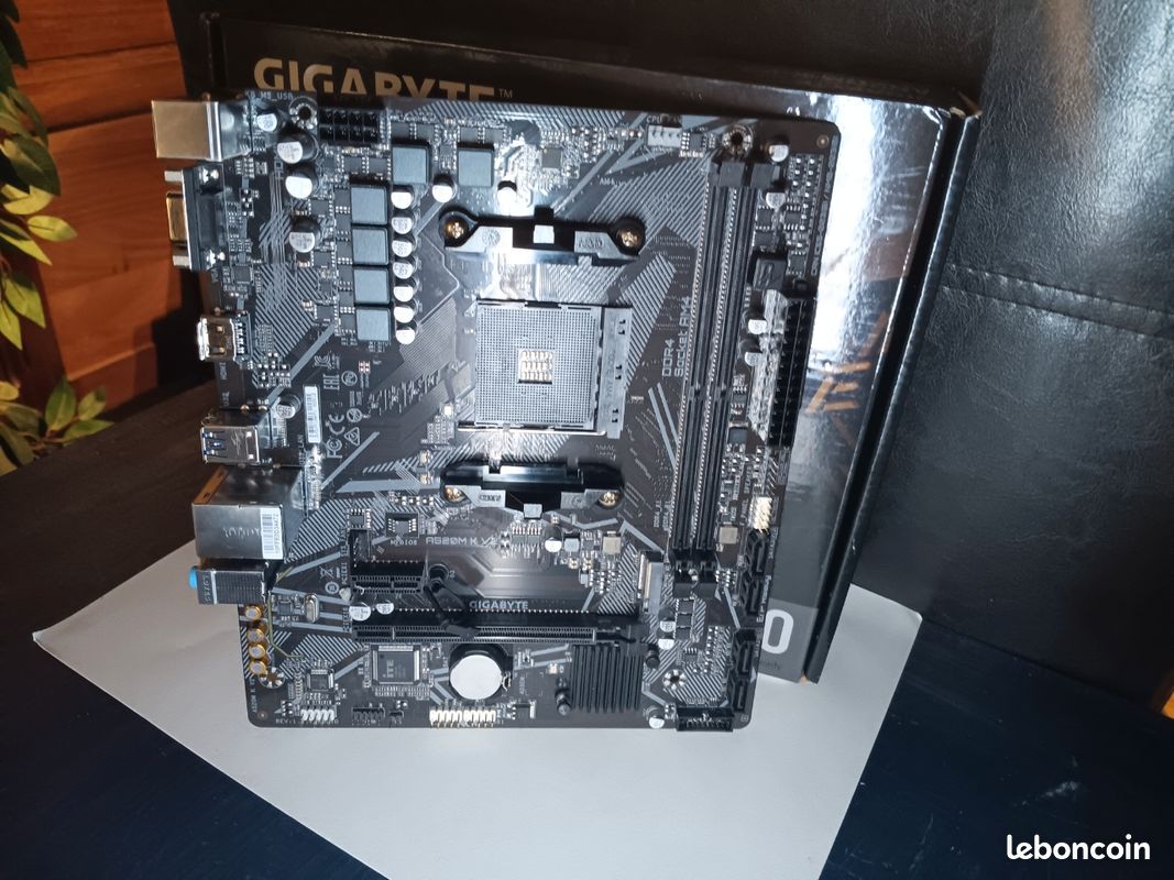 Carte mère gigabyte a520m Ordinateurs