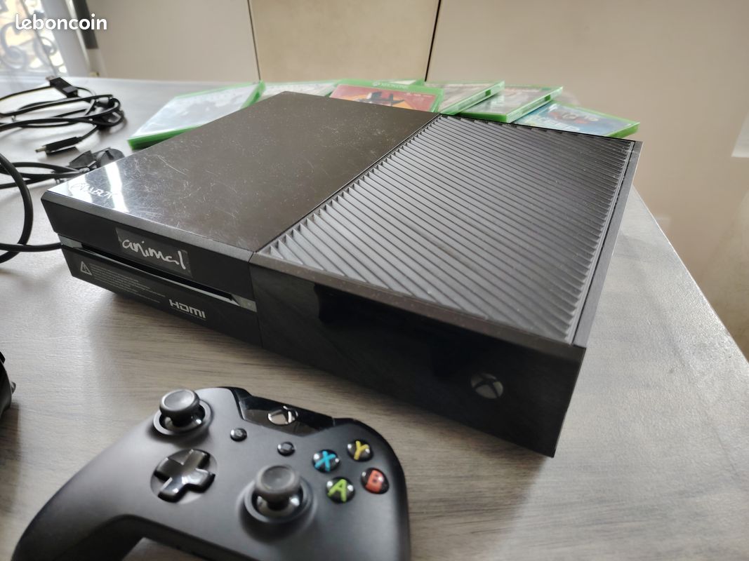 XBox One 365Gb Black + 2 manettes + 7 jeux (image 4)