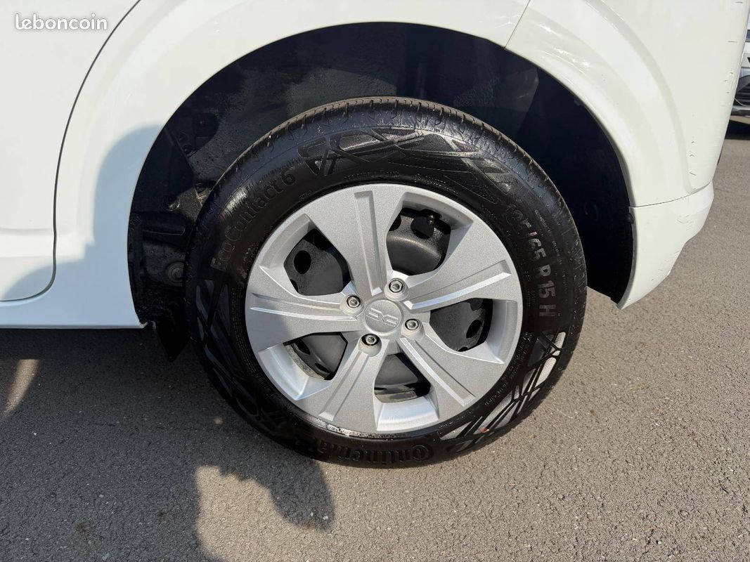DACIA Sandero SCe 65 Essential (image 10)