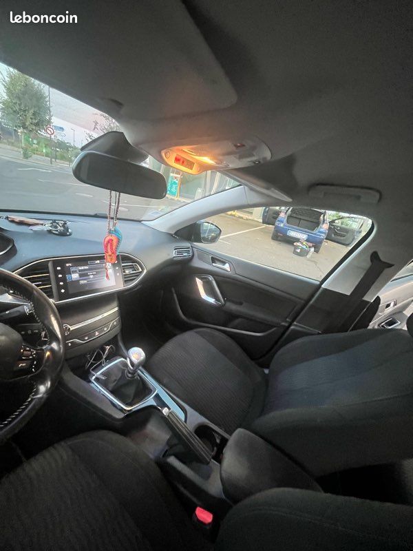 À vendre Peugeot 308 sw phase 2 business 09/2015 (image 3)
