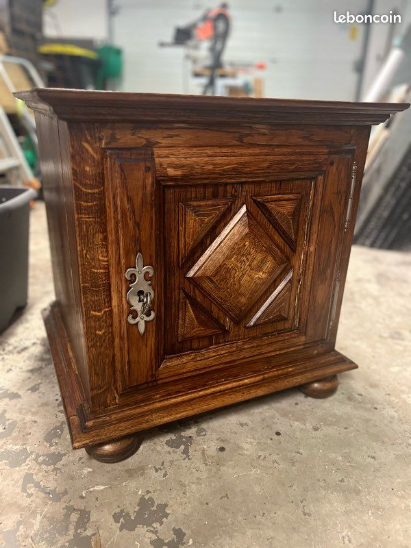 Petit meuble en bois (image 1)