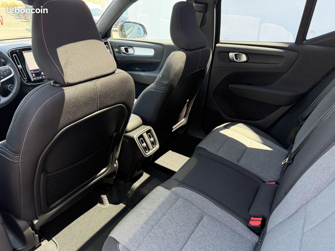 VOLVO XC40 B4 197 ch DCT7 Ultra (image 6)