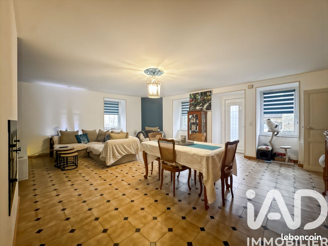 Maison 5 pièces 118 m² · à Meslay-du-Maine · 118 m² · 134 500 €