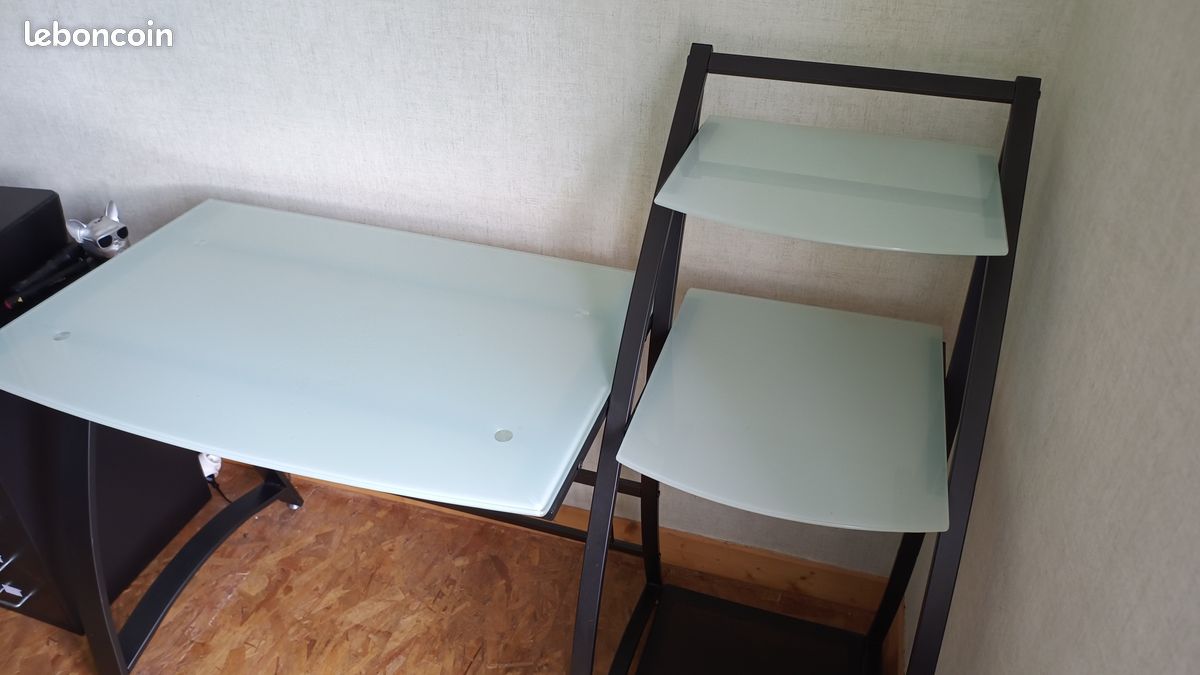 Bureau en verre (image 1)