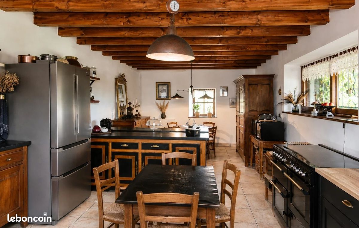 Maison 5 pièces 126 m² · à Fleuriel · 126 m² · 199 000 €