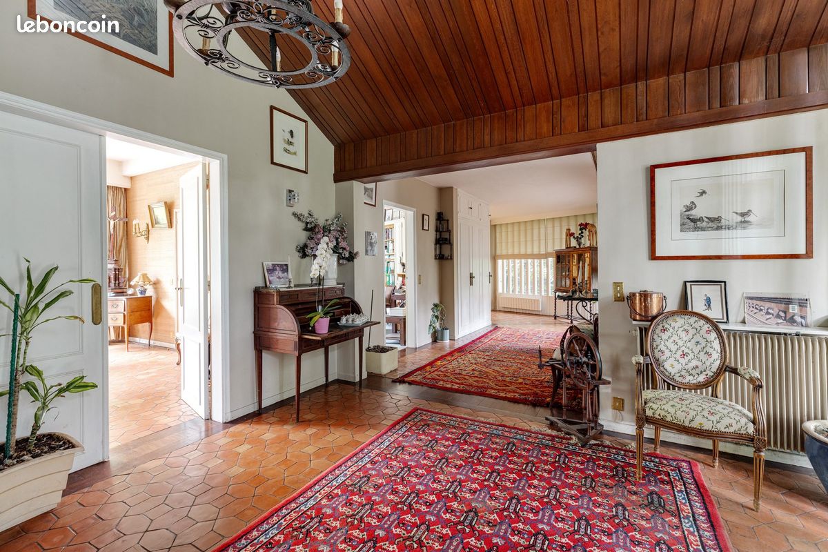 Maison 8 pièces 388 m² · à Marcq-en-Baroeul · 388 m² · 1 890 000 €
