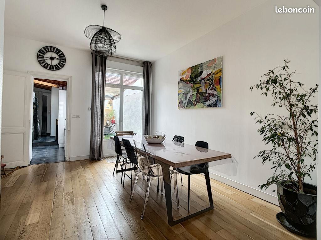 Maison 5 pièces 100 m² · à La Rochelle · 100 m² · 1 600 €/mois