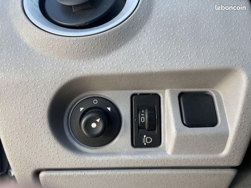 Citroen C3 1.4 HDI70 AIRPLAY (image 11)