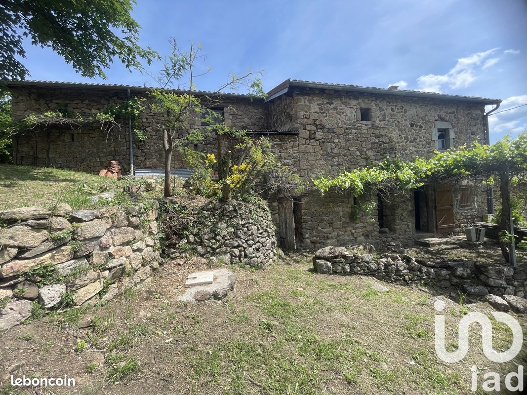 Maison 1 pièce 140 m² · à Jaujac · 140 m² · 120 000 €