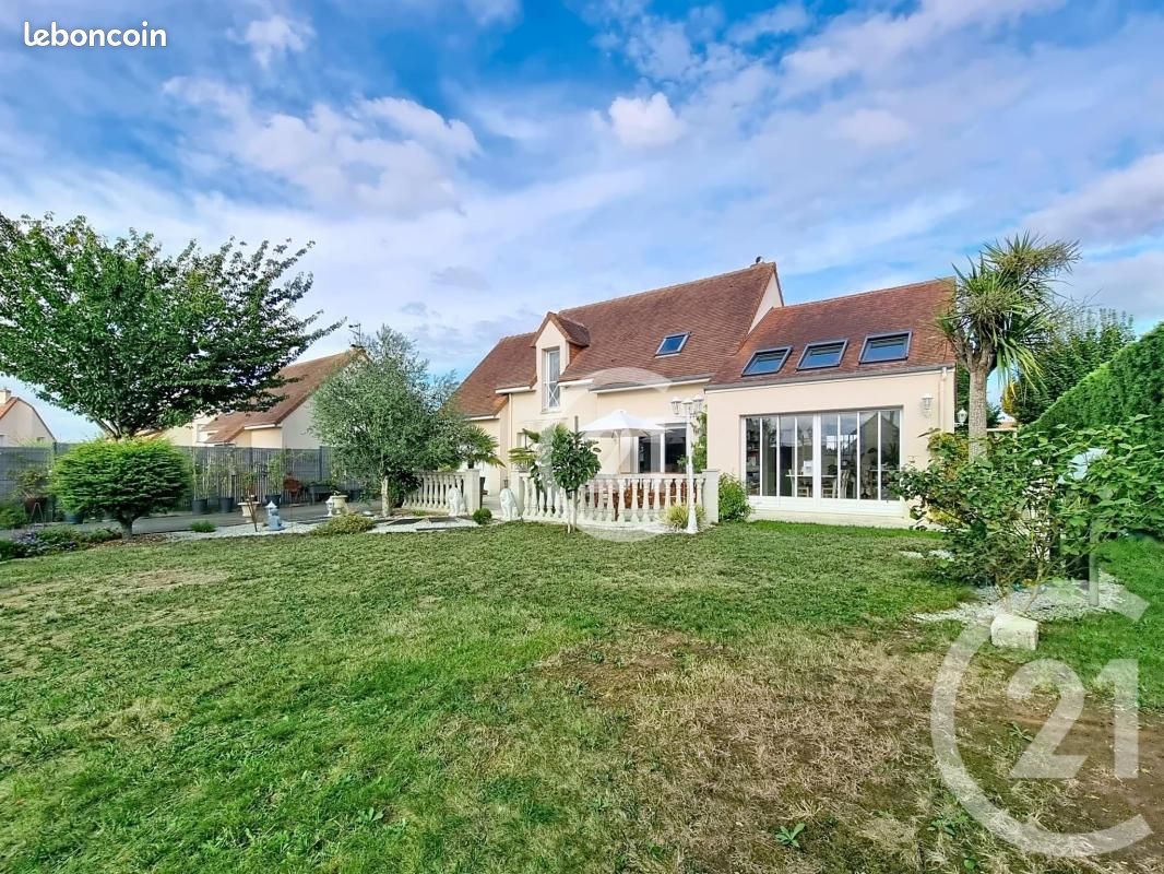 Maison 8 pièces 142 m² · à Saint-Martin-de-May · 142 m² · 418 000 €