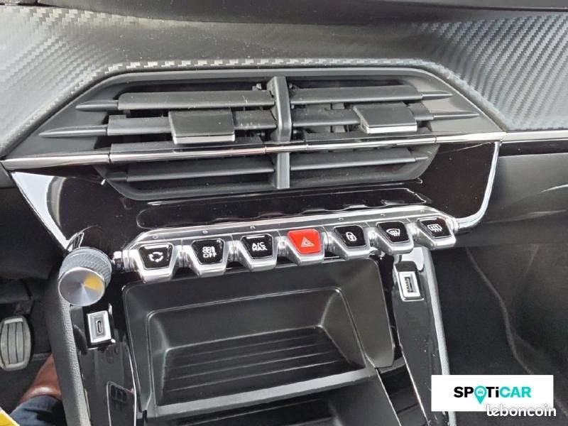 Peugeot 208 1.2 PureTech 75 Active GPS / CAR PLAY (image 16)