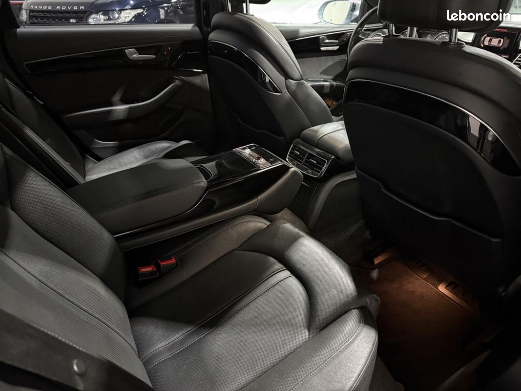 AUDI S8 PLUS 4.0 V8 TFSI 605 QUATTRO TIPTRONIC BVA - Toit ouvrant & Céramiques (image 25)