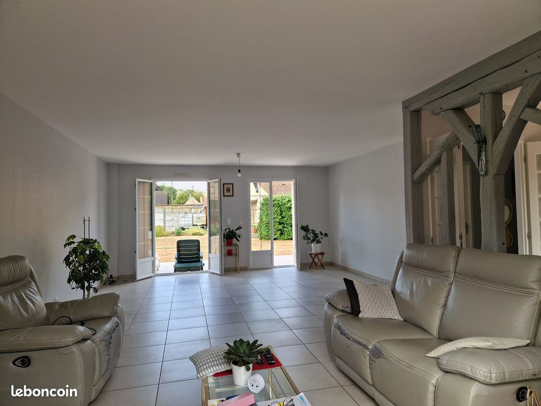 Maison 6 pièces 95 m² · à Bailleau-Armenonville · 95 m² · 330 000 €