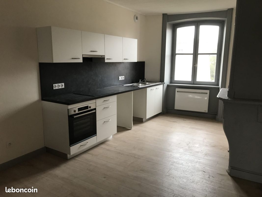 Appartement 3 pièces 83 m² · à Montbrison · 83 m² · 618 €/mois