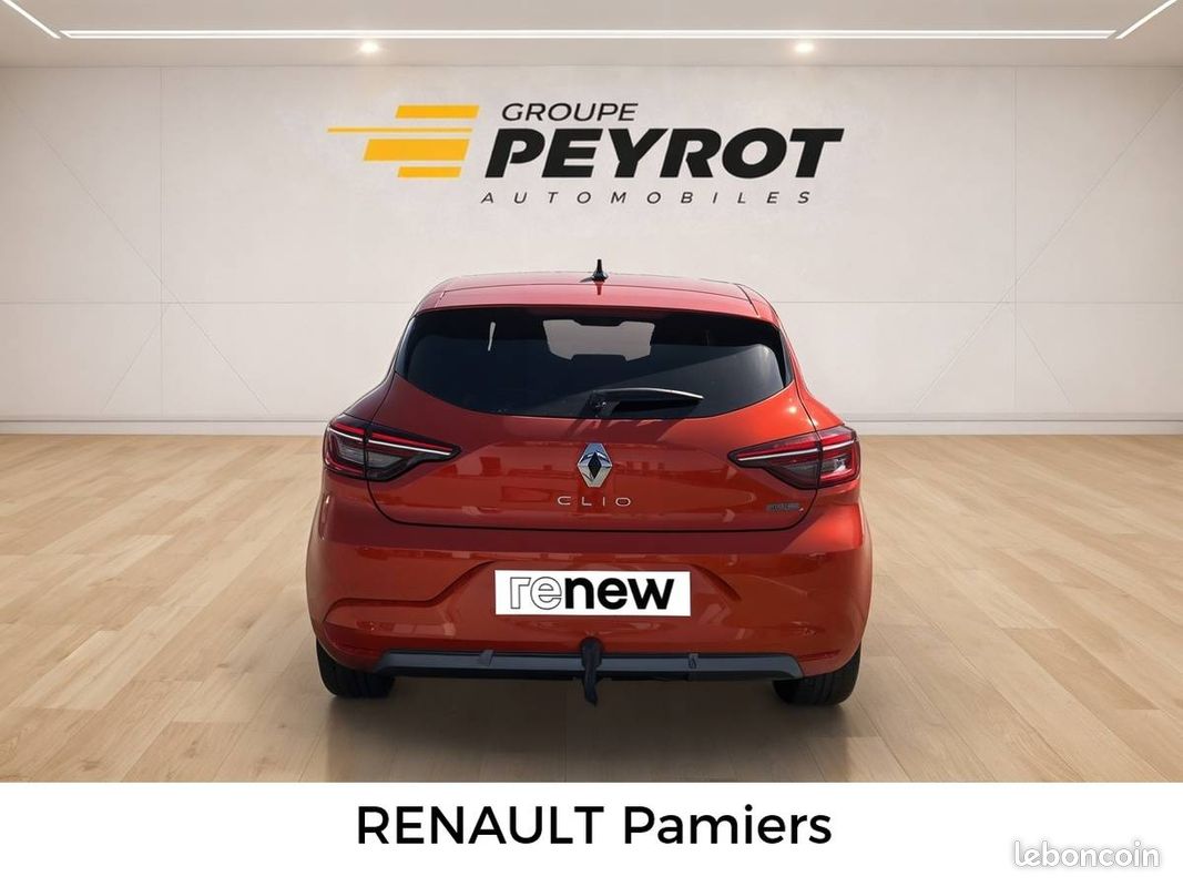 RENAULT Clio E-Tech hybride 145 RS Line (image 4)