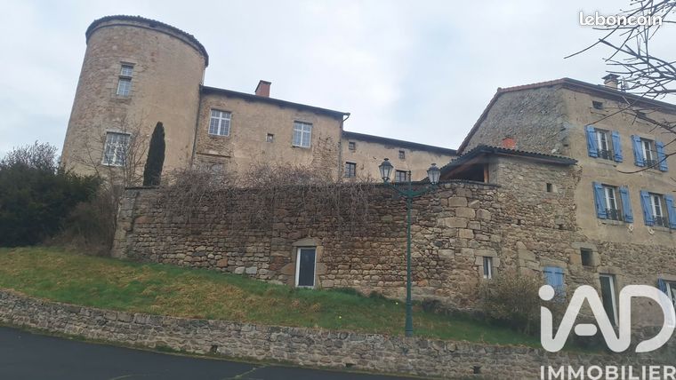 Immeuble 751 m² Saint-Bonnet-le-Chastel